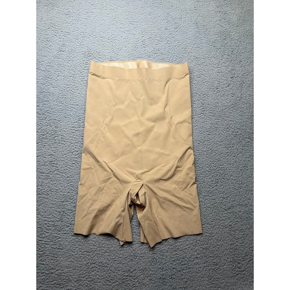 Cacique Women's seamless ultra high-waist thigh shaping shorts size 14/16